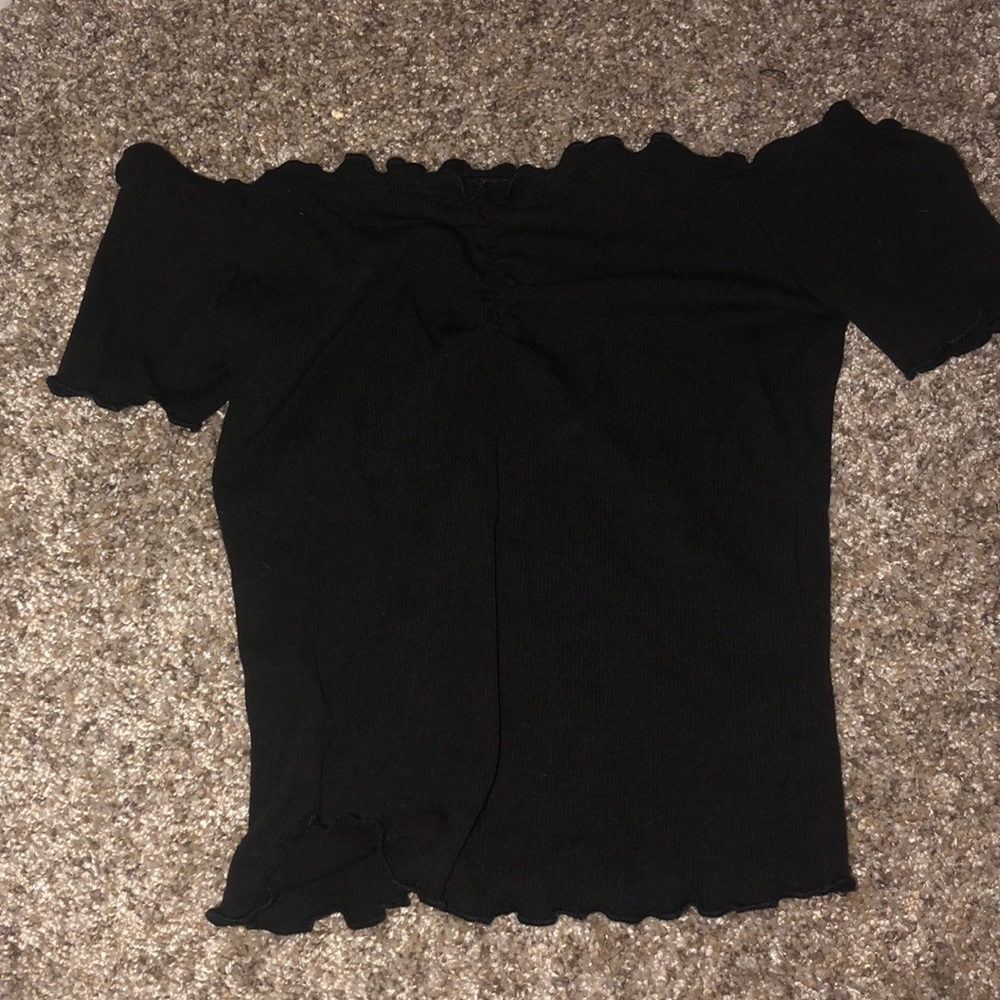 **SOLD**Off-the-shoulder shirt <3